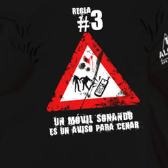 Camiseta de Apocalipsis Zombie “Tercera Regla: Un móvil sonando es un aviso para cenar “. Camiseta de alta calidad realizada en algodón 100%.