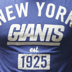 Camiseta New York Giants basada en la NFL Camiseta de alta calidad realizada en algodón 100%. Revive los mejores momentos de Los New York Giants, el equipo profesional estadounidense de fútbol americano de la ciudad de New York.  