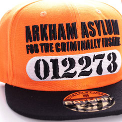 Gorra con el logo Arkham Asylum For The Criminally Insane de Batman, producto oficial de DC Comics. Disfruta con esta gorra del Caballero Oscuro con el logo bordado y revive todos los comics clásicos de DC Comics.