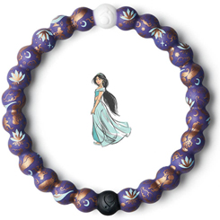 Pulsera oficial Lokai de Jasmine basada en el popular personaje de Aladdin. La pulsera representa el equilibrio tal cual como el ying y yang, la perla de color negro contiene tierra del Mar Muerto