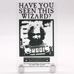Réplica oficial del Cartel de búsqueda y captura de Sirius Black basado en la saga de Harry Potter. El cartel tiene unas dimensiones aproximadas de 15 x 9 x 05 cm., el marco está realizado en vidrio transparente.