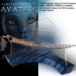 Espectacular Replica Oficial de la Daga de Neytiri de Avatar, Incluye un expositor de mesa. 49 cm de longitud. 