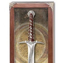 Réplica Museum Collection oficial de la espada Sting (Dardo) utilizada por Frodo en “El Señor de los Anillos”. 