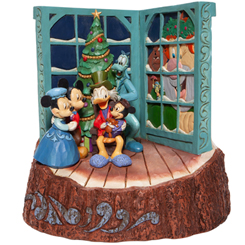 Preciosa figura de los personajes de Walt Disney titulada Mickey's Christmas Carol, el artista Jim Shore ha elaborado esta figura de Navidad con unos 22 cm., 