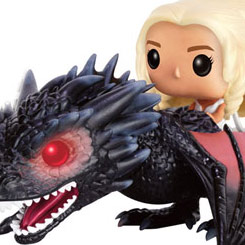 Figura de Daenerys & Drogon realizada en vinilo perteneciente a la línea Pop! de Funko. La figura tiene una altura aproximada de 15 cm., y está basada en la serie de TV Juego de Tronos.