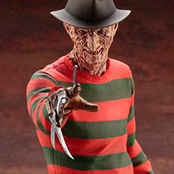 Figura ARTFX+ de Freddy Krueger basado en la saga de Pesadilla en Elm Street. Esta figura ARTFX+ tiene un tamaño aproximado de 27 cm. Realizada en vinilo y PVC. 