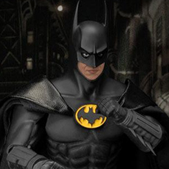 Micheal Keaton, Batman de 1989 llevó a la pantalla a un personaje problemático pero decidido que estaba listo para sacrificarlo todo para salvar la ciudad de Gotham.