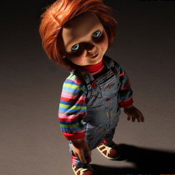 Muñeco del malvado Good Guy Chucky basado en la saga de películas de “Muñeco Diabólico”. Todo un artículo de culto para los amantes del este maligno muñeco en el que se ha cuidado hasta el último detalle.