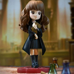 Figura Hermione inspirado en el popular estilo de arte de anime japonés, los personajes del Mundo Mágico se reinventan en estas adorables figuras hecho a mano en resina de piedra