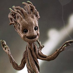 Figura Edición Limitada del pequeño Groot basada en la película Guardianes de la Galaxia, figura creada por la firma Hot Toys basándose en los bocetos originales de Marvel para la película.