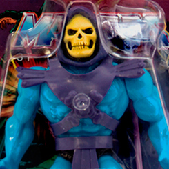 ¡¡Por el poder de Grayskull!! Disfruta de esta figura de Skeletor basada en Masters of the Universe, también conocido por sus siglas MOTU, es una franquicia de figuras de acción