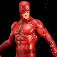 Figura ARTFX+ de Daredevil basado en los Marvel's The Defenders. Esta figura ARTFX+ tiene un tamaño aproximado de 19 cm. 