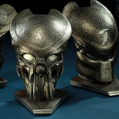 Set de 3 Réplicas de las máscaras de ´Alien VS Predator´ en versión exclusiva para los no asistentes del Comic-Con 2011. 