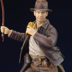 Figura de la serie ArtFX, original del famoso arqueólogo interpretado por Harrison Ford en Indiana Jones En Busca del Arca Perdida.