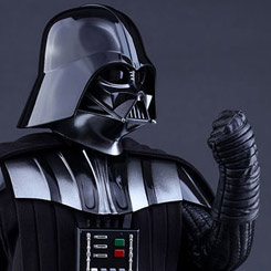 Deslumbrante figura Edición Limitada de Darth Vader Rogue One creada por la firma Hot Toys para Star Wars, la figura con más de 30 puntos de articulación hace casi posible cualquier posición. 