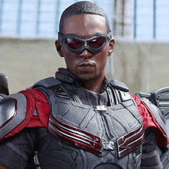 Figura Edición Limitada de Falcon basado en la película “Capitán América: Civil War” interpretado por Anthony Mackie.