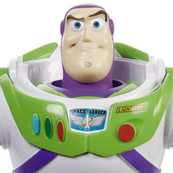 ¡Buzz a lo grande! Esta figura de acción de Buzz Lightyear basada en las películas Toy Story de Disney y Pixar. Con la increíble cantidad de 13 articulaciones móviles 