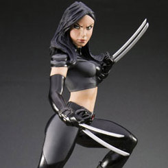 Deslumbrante figura realizada en resina de X-23 de Marvel X-Force series, con una altura aproximada de 28 cm., 