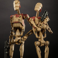 Pack compuesto por 2 Figuras Security Battle Droids de la línea “Militaries of Star Wars” creada por la firma Sideshow.