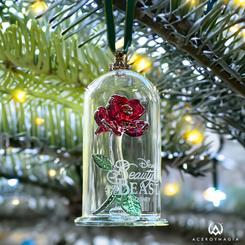 Transforma tu hogar en un escenario de cuento de hadas esta Navidad con el exquisito adorno para el árbol de Bella y Bestia de Walt Disney, conocido como la Rosa Encantada. 