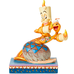 Preciosa figura de Lumiere y el plumero basada en el clásico de Walt Disney “La Bella y la Bestia” de 1991, con aproximadamente 15 cm., de altura. Para realizar esta figura se ha mezclado la magia de las figuras de Walt Disney 