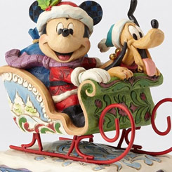 Figura de Mickey Mouse y Pluto en un trineo de Walt Disney titulada Mickey Mouse and Goofy 'Laughing All The Way', el artista Jim Shore ha elaborado esta figura de Navidad con unos 16,5 cm., de altura.