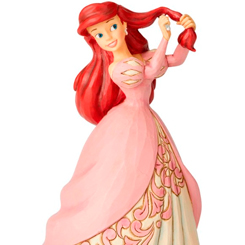 Preciosa figura de la línea Princess Passion de Ariel basada en el clásico de Walt Disney “La Sirenita” de 1989, el artista Jim Shore ha creado esta preciosa figura de Ariel,