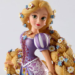Preciosa figura de la Princesa Rapunzel de la línea Haute Couture de Walt Disney basada en el clásico Enredados (Tangled) de 2011. 