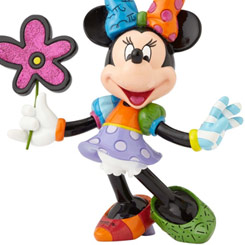 Dulce figura de Minnie Mouse con una flor de Walt Disney realizada por el pintor y escultor Romero Britto, titulada Mickey Mouse with Heart. Esta figura tiene unos 21 cm., 