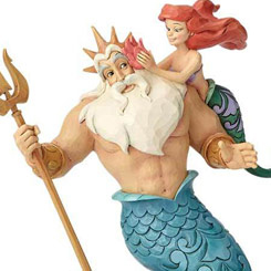 Preciosa figura de Ariel y Triton basada en el clásico de Walt Disney “La Sirenita” de 1989, el artista Jim Shore ha creado esta preciosa figura de Ariel con Triton, la figura tiene unas medidas aproximadas de 25 x 9 x 17 cm.,