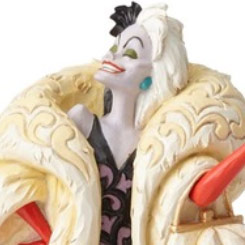 Figura de Cruella De Vil cubierta con la piel de Diva basada en la película de Disney, Los 101 Dálmatas. 