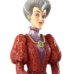 Malvada figura de Lady Tremaine de la línea Showcase de Walt Disney basada en el clásico de 1950 La Cenicienta. En esta impresionante figura de Lady Tremaine se ha puesto un cuidado especial en la recreación de los detalles de vestidos.