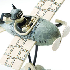 Siéntete como un piloto de los años dorados de la aviación con Mickey Mouse con esta estupenda figura con unas medidas aproximadas de 16.5 x 9.5 x 15.2cm.