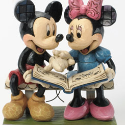 Romántica figura del 85th Aniversario de Mickey Mouse y Minnie Mouse. Con esta figura de cerca de 17 cm., 