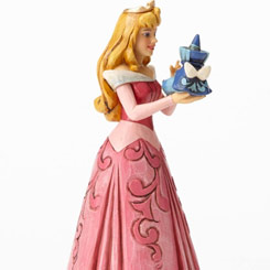 Figura de la Princesa Aurora del Clásico de Disney La Bella Durmiente, Jim Shore ha elaborado esta figura con unos 18 cm., de altura en donde se ha mezclado la magia de las figuras de Walt Disney 