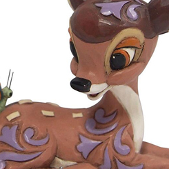 Tierna figura de Bambi basado en el clásico de 1942 de Walt Disney. Con esta figura de cerca de 6,5 cm., de altura se ha mezclado la magia de las figuras de Walt Disney con el arte Heartwood Creek