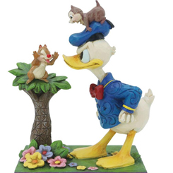 Figura del Pato Donald con Chip y Chop de Walt Disney, el artista Jim Shore ha elaborado esta figura con unos 12 cm., de altura en donde se ha mezclado la magia de las figuras de Walt Disney con el arte Heartwood Creek