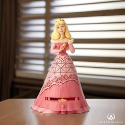 Figura de la Princesa Aurora "" del Clásico de Disney La Bella Durmiente, Jim Shore ha elaborado esta figura con unas dimensiones aproximadas de 16,5 x 10 x 13 cm., 