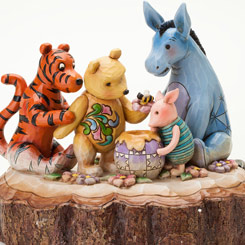 Tierna figura en forma de Madera Tallada de los personajes Clásicos de Winnie the Pooh realizada por Walt Disney diseñada por el artista Jim Shore.