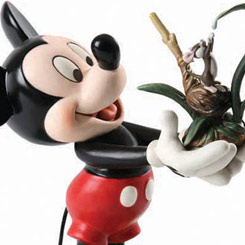 Para conmemorar el 20 aniversario del Walt Disney Classics Collection se ha creado esta figura de Mickey Mouse. 