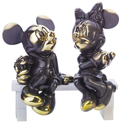 Preciosa figura oficial de Mickey y Minnie Mouse la pareja de ratones más famosos de la factoría Disney esta preciosa figura ha sido creada por el escultor italiano A. Gianelli