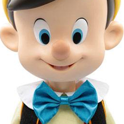 La figura de vinilo premium de Disney's Pinocchio Supersize rinde homenaje a la clásica película animada de Walt Disney. Esta figura de diseñador de 41 cm.,