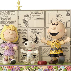 Figura Comic Book Snoopy y sus amigos basada en los comics de Penauts de Charles M. Schulz, el artista Jim Shore ha elaborado esta figura con unos 16 cm., de altura.