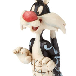 Divertida figura de Silvestre basada en la serie de animación Looney Tunes de Warner Bros. el artista Jim Shore ha elaborado esta figura con unos 11,5 cm., de altura.