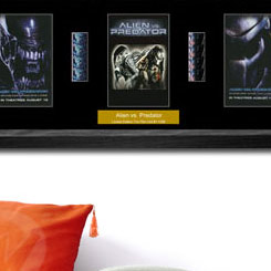 Cuadro de Alien Vs Predator con tres posters y negativos originales. Incluye certificado de autenticidad.