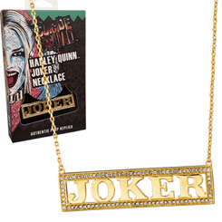 Precioso colgante de Joker basado en la película "Escuadrón Suicida", esta réplica del collar está realizado en metal dorado con una longitud aproximada 49 cm.