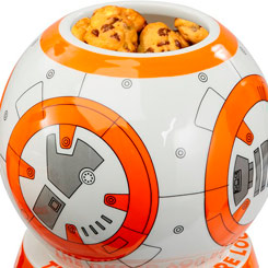 Disfruta de tus galletas o dulces preferidos con este espectacular y divertido Galletero con sonido de BB-8 de Star Wars. 