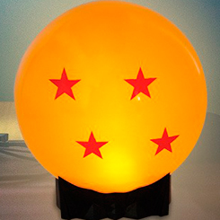 Ilumina tu rincón preferido con esta preciosa lámpara de Dragon Ball. Bola 4 estrellas de Goku. La lámpara tiene unas dimensiones aproximadas de 19 x 18 x 18 cm., y tiene una batería recargable que funciona con un cable micro USB.