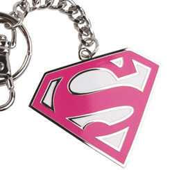 Réplica oficial en forma de llavero del logo de Supergirl, Este precioso llavero está realizado en metal. Disfruta con este llavero con el símbolo de S de Kripton 