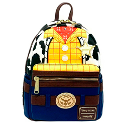 Preciosa y divertida mini mochila de Sheriff Woody basado en el famoso personaje de Walt Disney. Perfecto para pasar un día mágico y cuqui. Esta preciosa pieza de coleccionista está realizado en Cuero PU y poliéster,